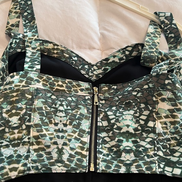 Guess Printed Jumpsuit with Back Cutout - Picture 5 of 8